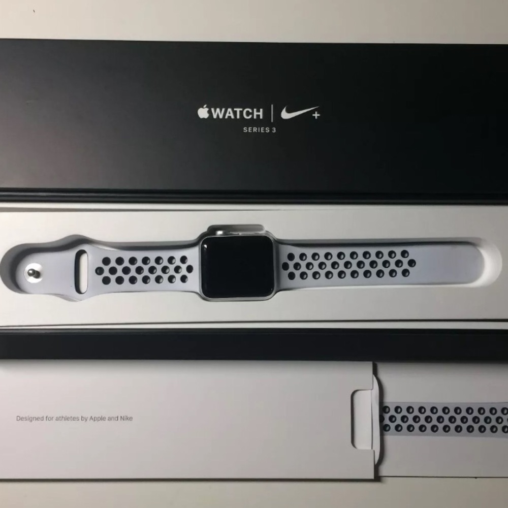 Apple Watch Series 3 Silver Aluminum 38mm GPS - Picture 3 of 8